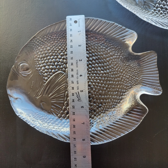 2 vintage Arcoroc Fish Shape glass dinner plates | 1980s - Picture 6 of 10